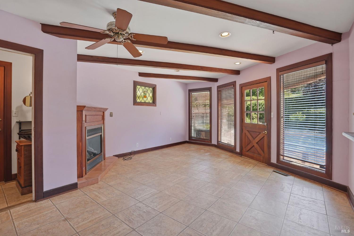 124 North San Pedro Road San Rafael, CA 94903 - Photo 8 of 21