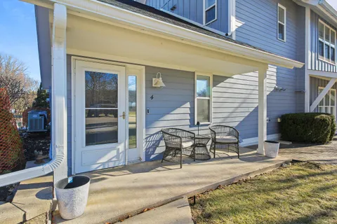 $699,900 | 453 Mill Street, Unit 802, Fontana, WI 53125