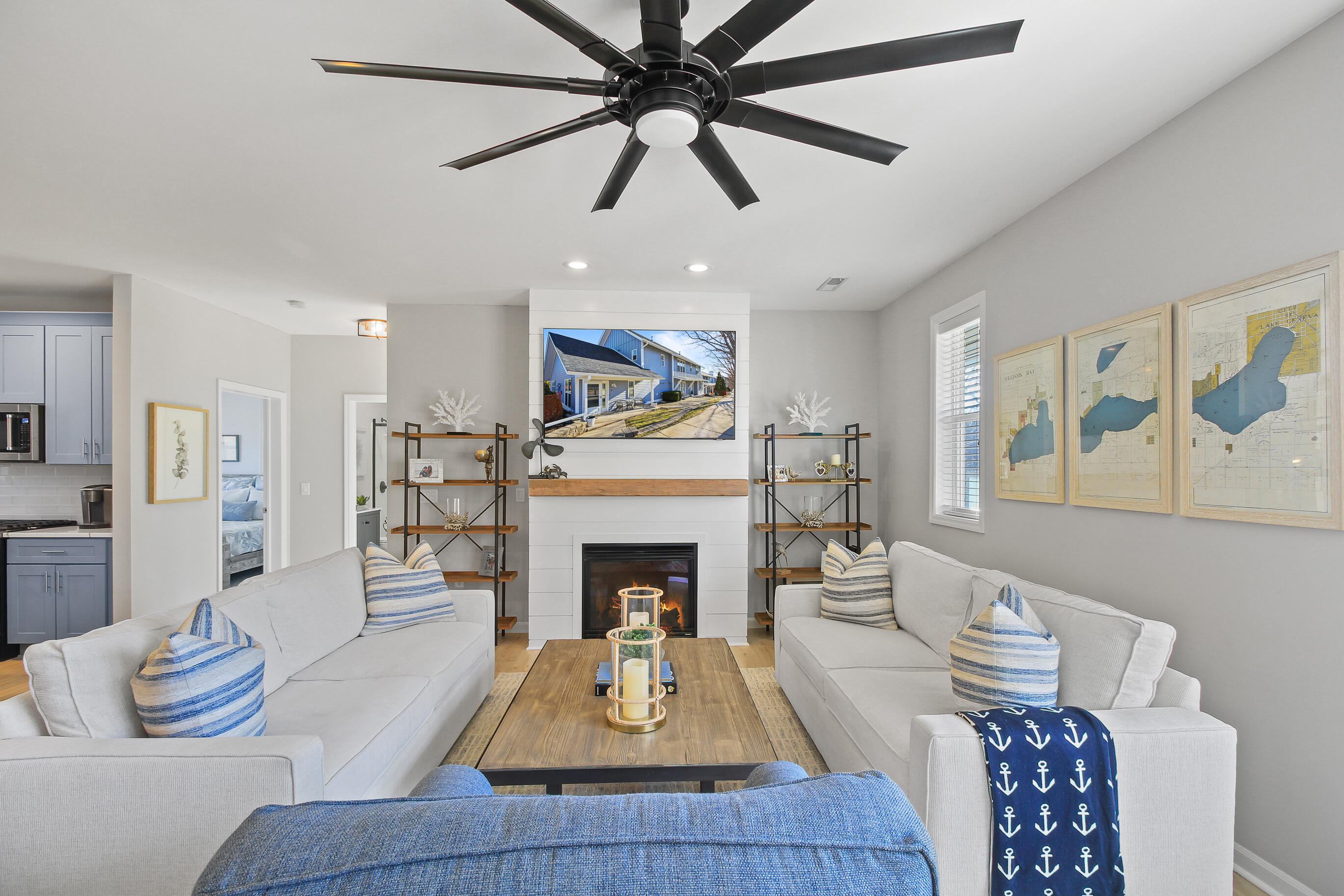 453 Mill Street, Unit 802 Fontana, WI 53125 - Photo 12 of 57 Living Room