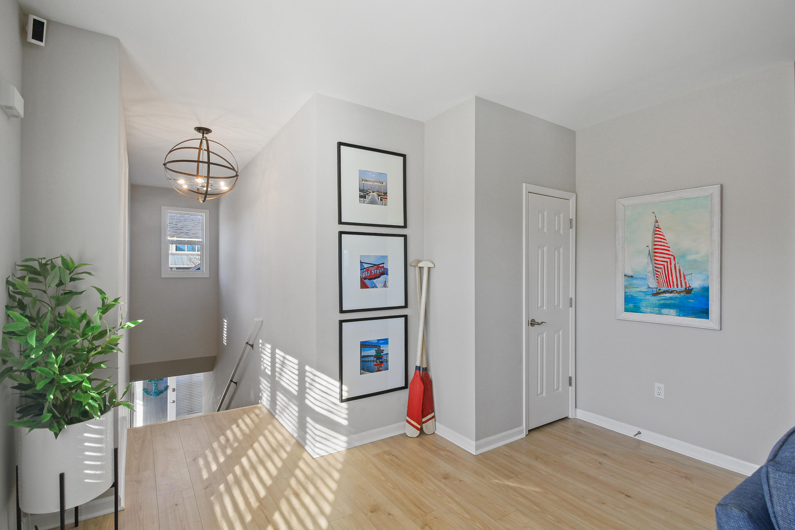 453 Mill Street, Unit 802 Fontana, WI 53125 - Photo 19 of 56 Staircase & Landing