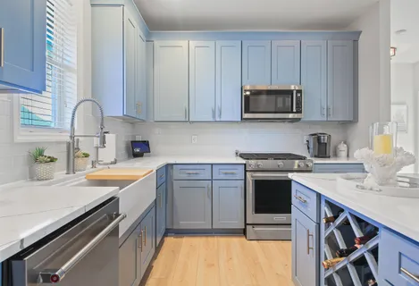 $699,900 | 453 Mill Street, Unit 802, Fontana, WI 53125