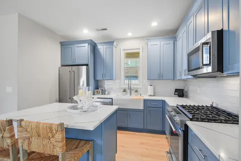 $699,900 | 453 Mill Street, Unit 802, Fontana, WI 53125