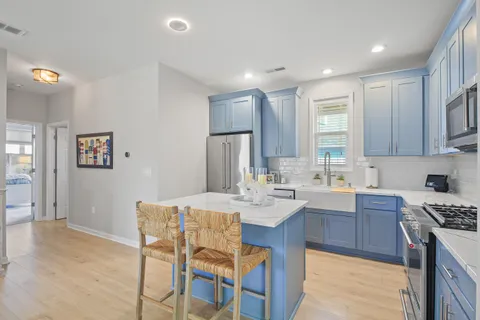 $699,900 | 453 Mill Street, Unit 802, Fontana, WI 53125