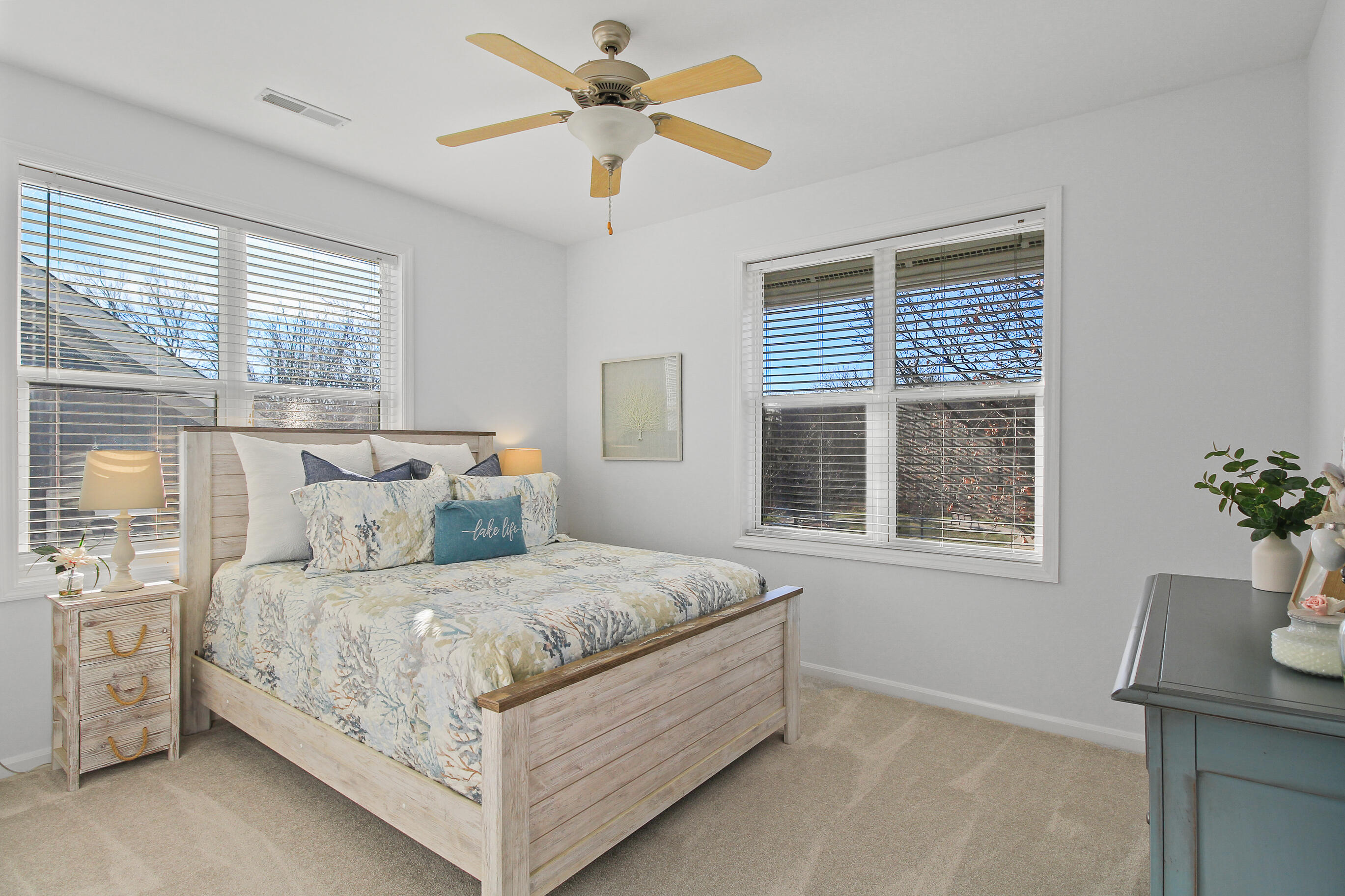 453 Mill Street, Unit 802 Fontana, WI 53125 - Photo 35 of 56 Bedroom 2