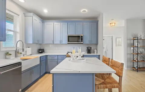 $699,900 | 453 Mill Street, Unit 802, Fontana, WI 53125