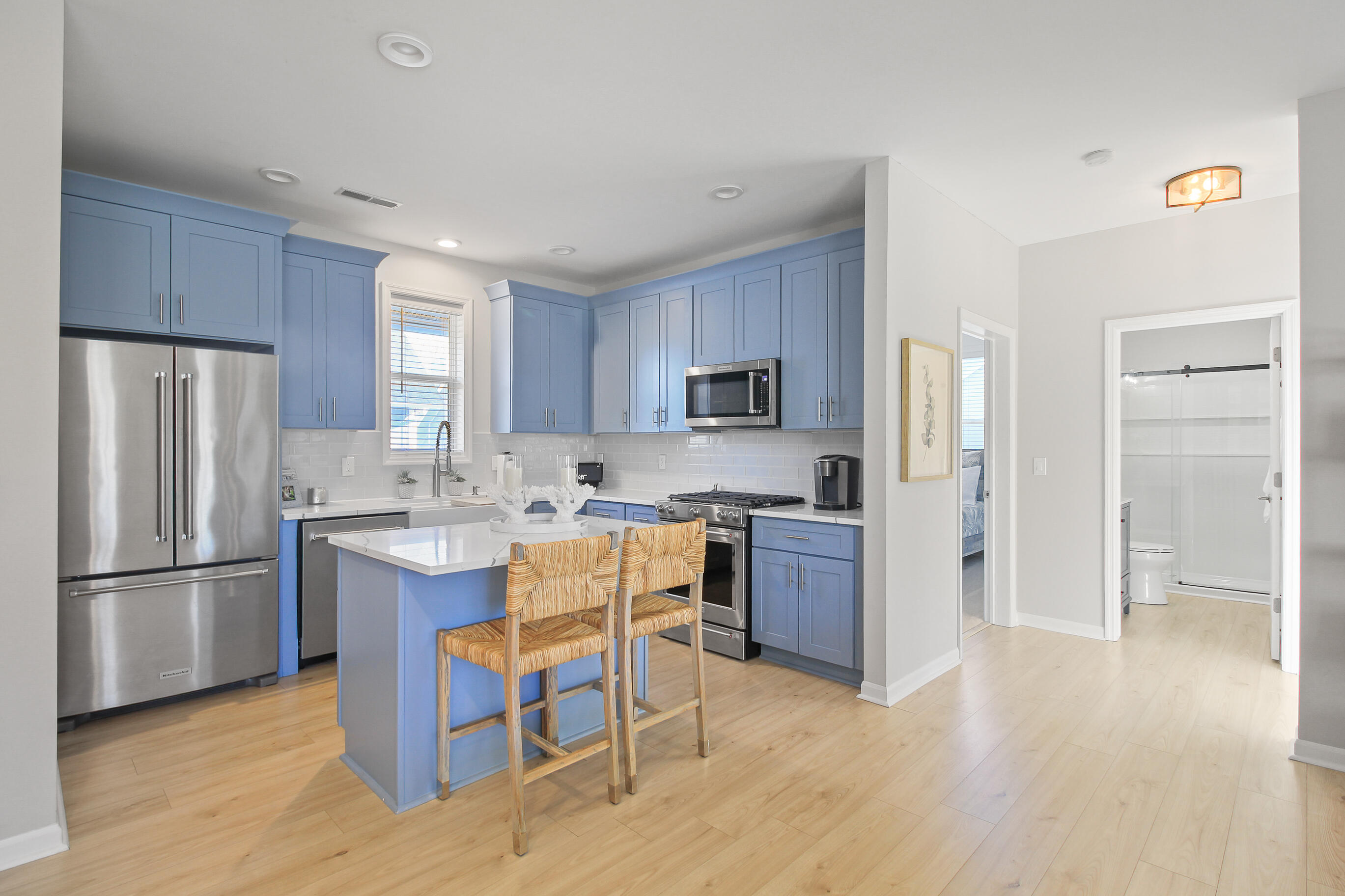 453 Mill Street, Unit 802 Fontana, WI 53125 - Photo 7 of 56 Kitchen