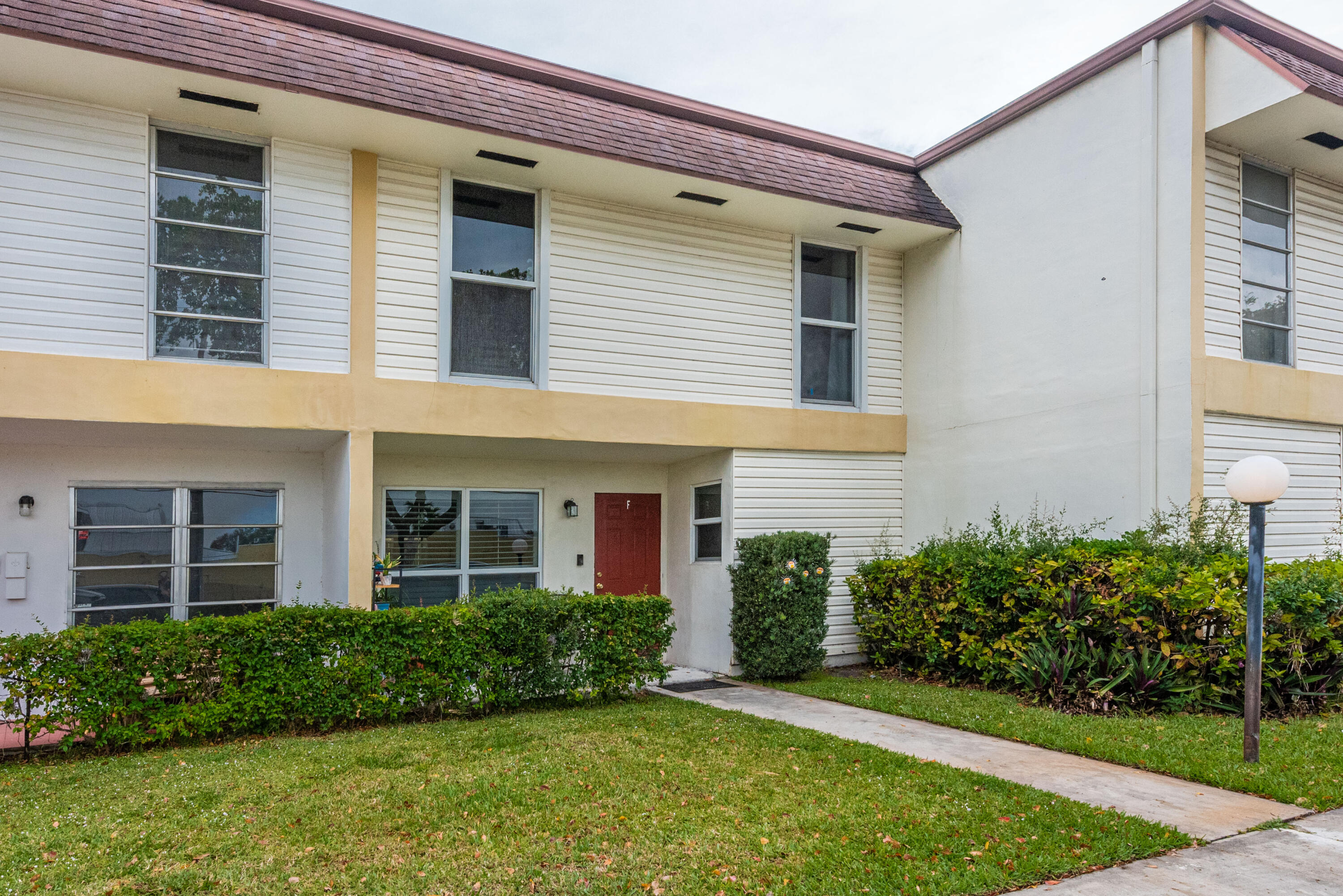 3341 Raleigh Street, Unit 2F Hollywood, FL 33021 - Photo 3 of 32 3341 Raleigh Str Unit 2F (3 of 36)