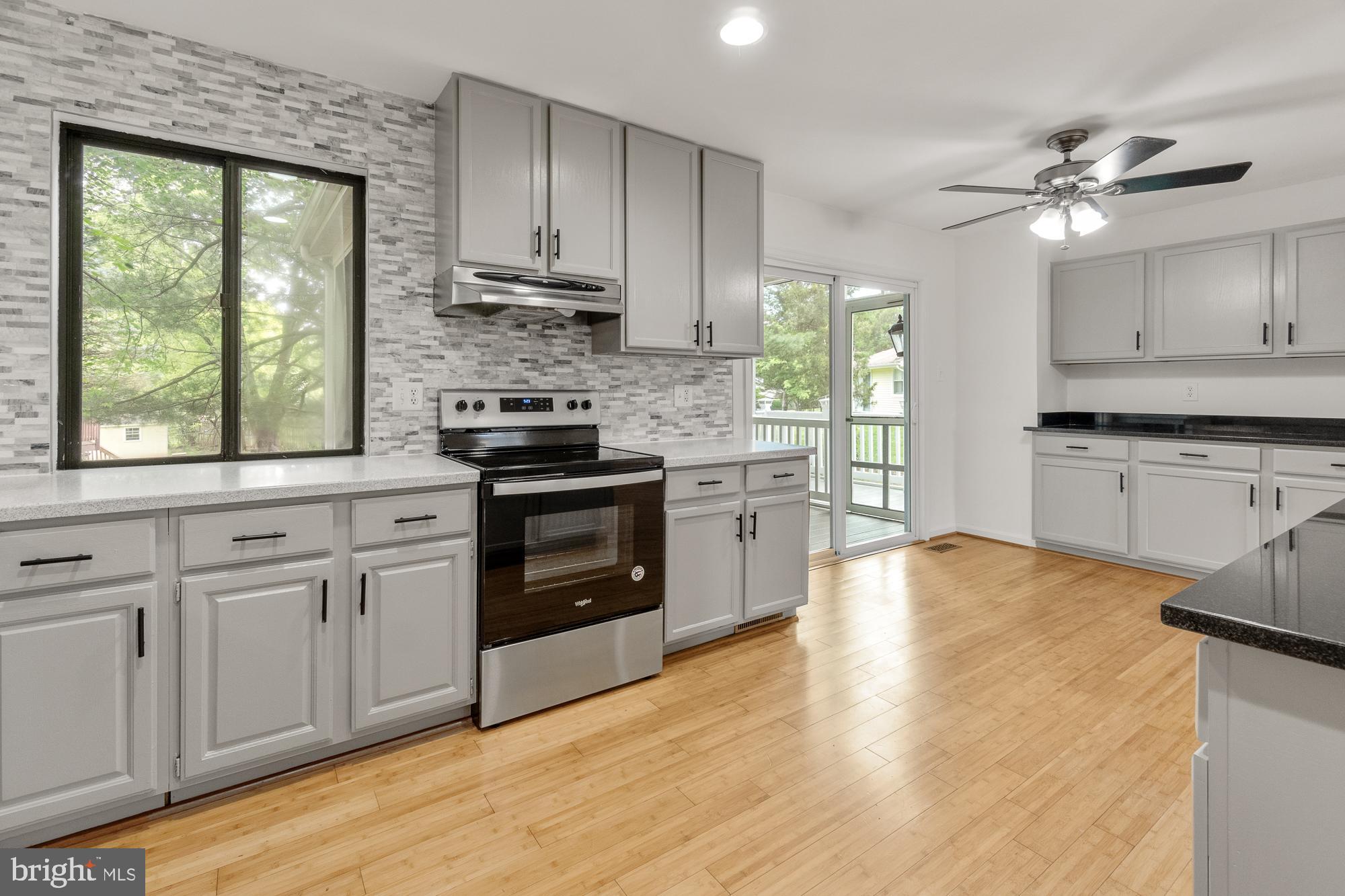 17628 Collier Circle Poolesville, MD 20837 - Photo 21 of 69 Newer appliances!