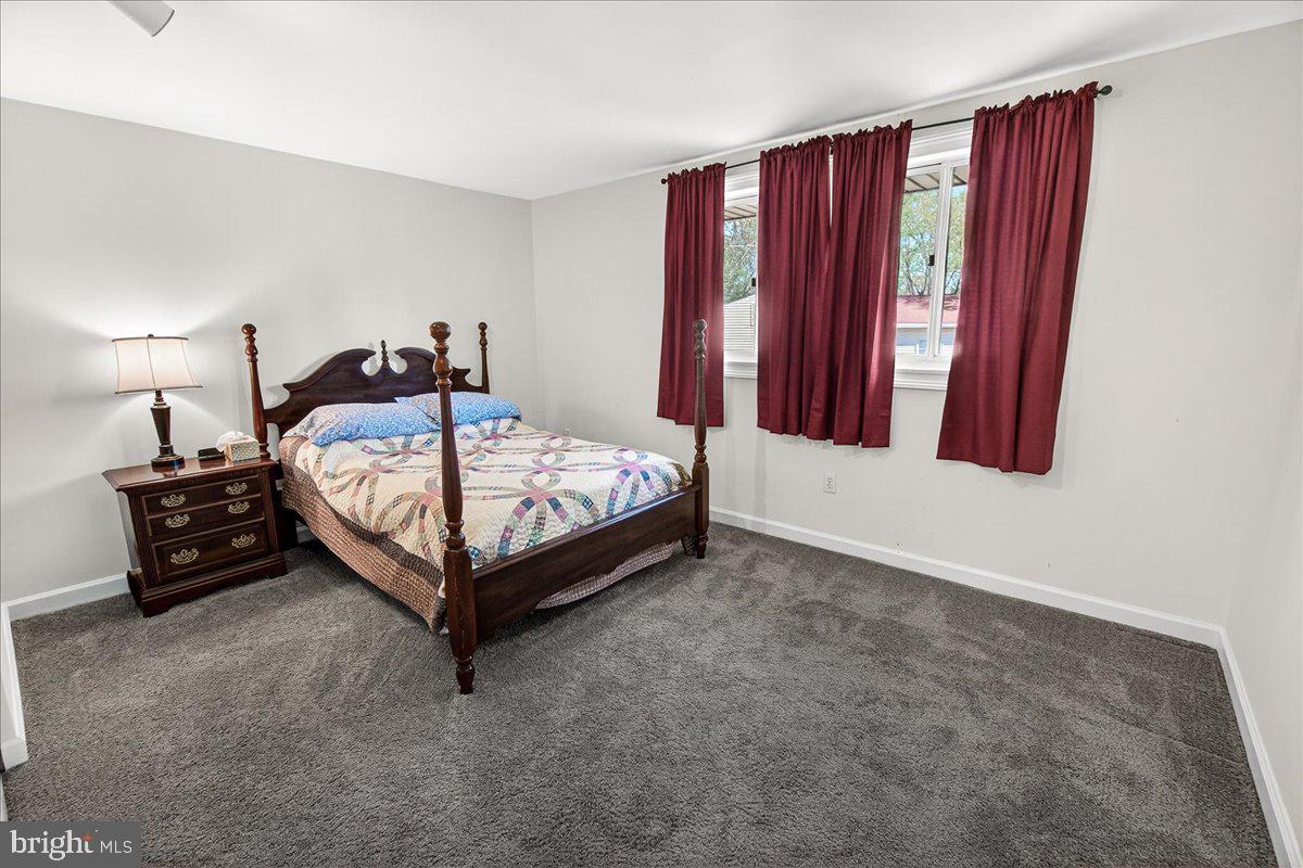 17628 Collier Circle Poolesville, MD 20837 - Photo 34 of 69 Bedroom #2 (as big as the primary in other homes)