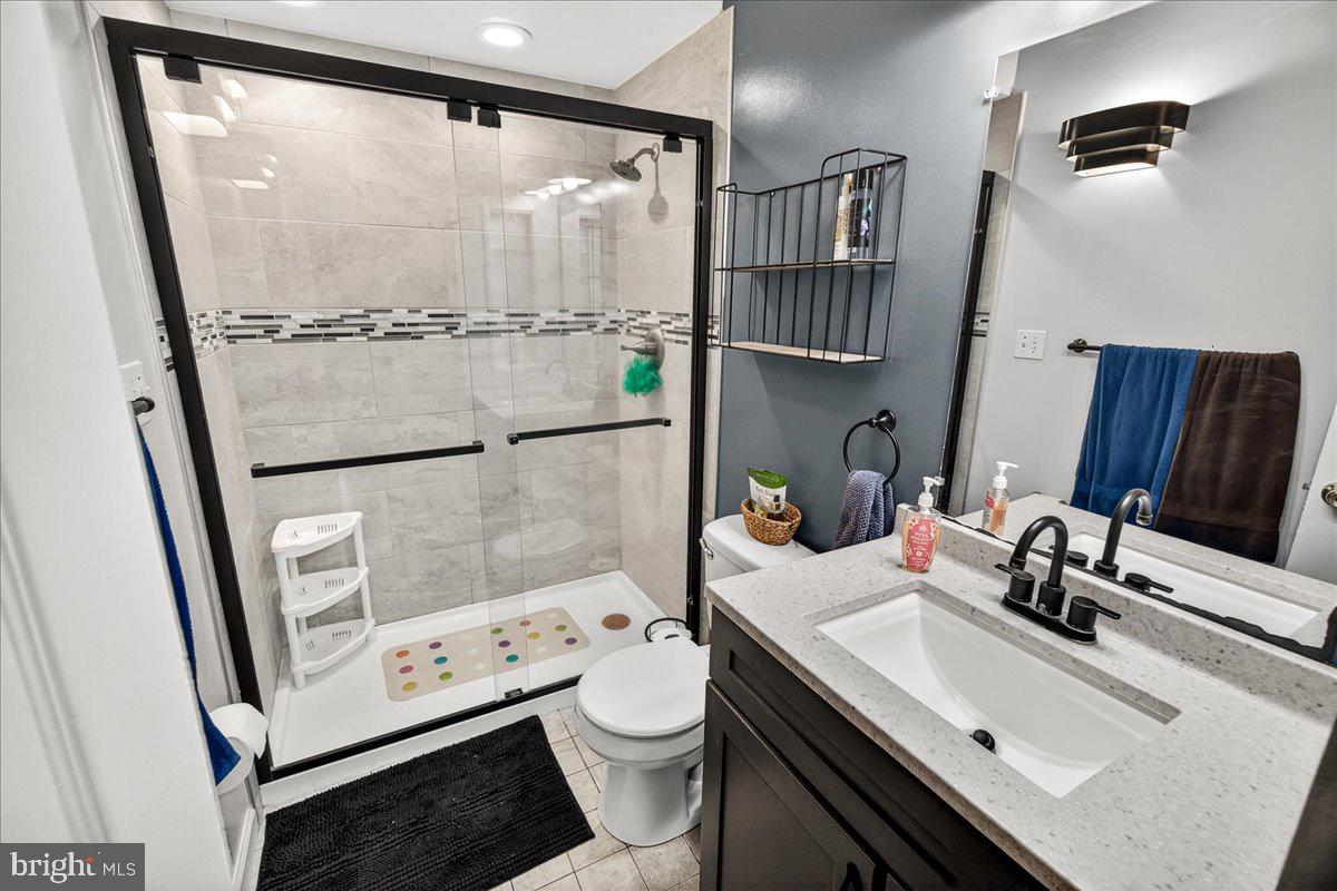 17628 Collier Circle Poolesville, MD 20837 - Photo 41 of 69 Bathroom #3!
