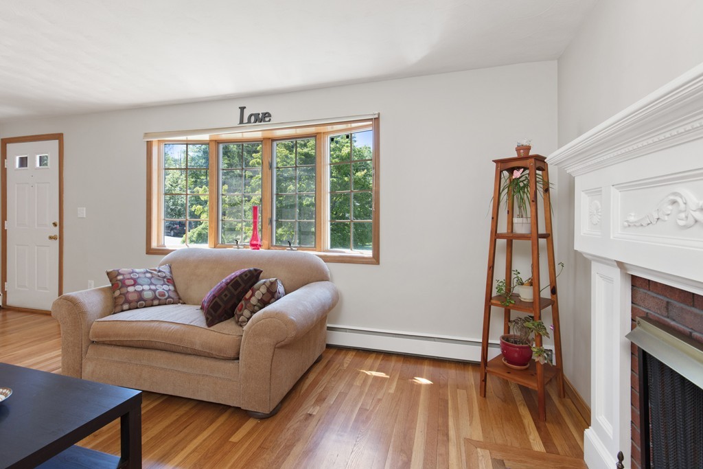 38 Lillian Road Stoughton, MA 02072 - Photo 3 of 30 Gallery Image 3