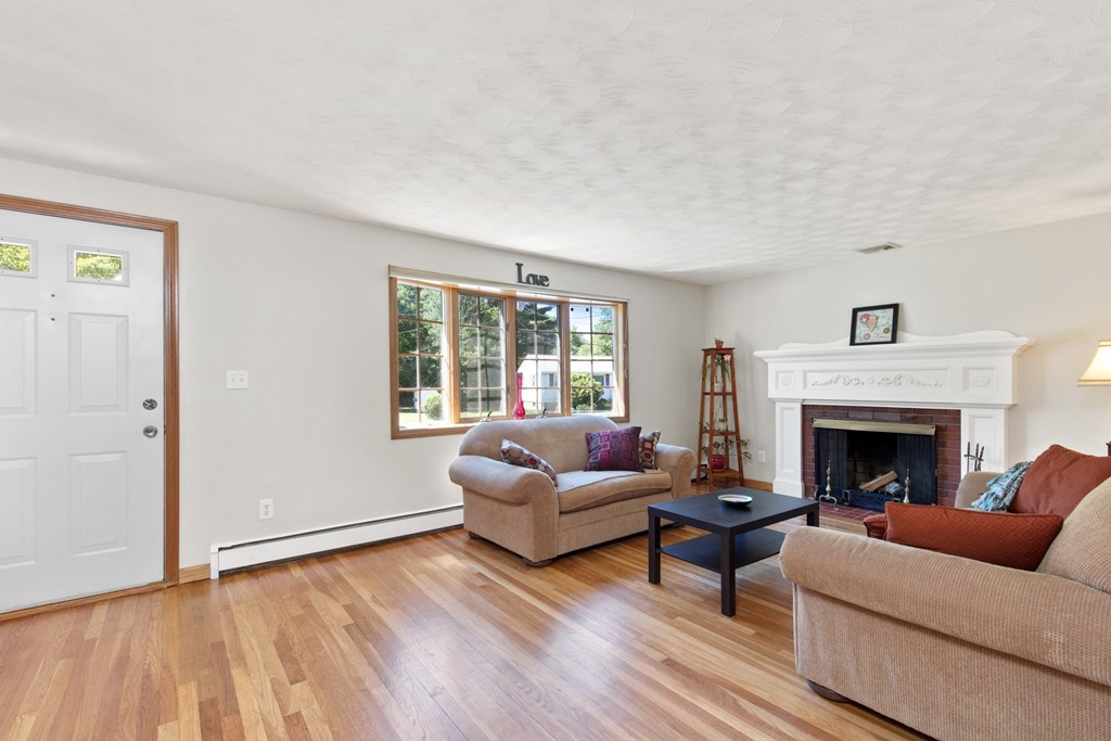 38 Lillian Road Stoughton, MA 02072 - Photo 5 of 30 Gallery Image 5