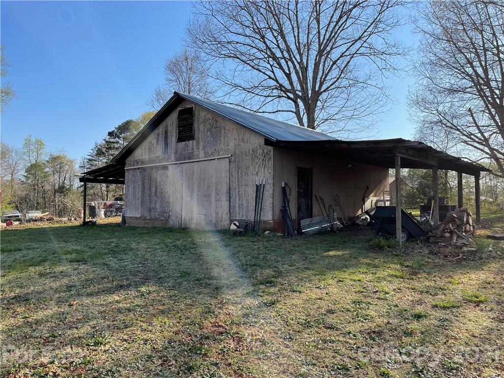 622 Miles Road Dallas, NC 28034 - Photo 3 of 20 Gallery Image 3