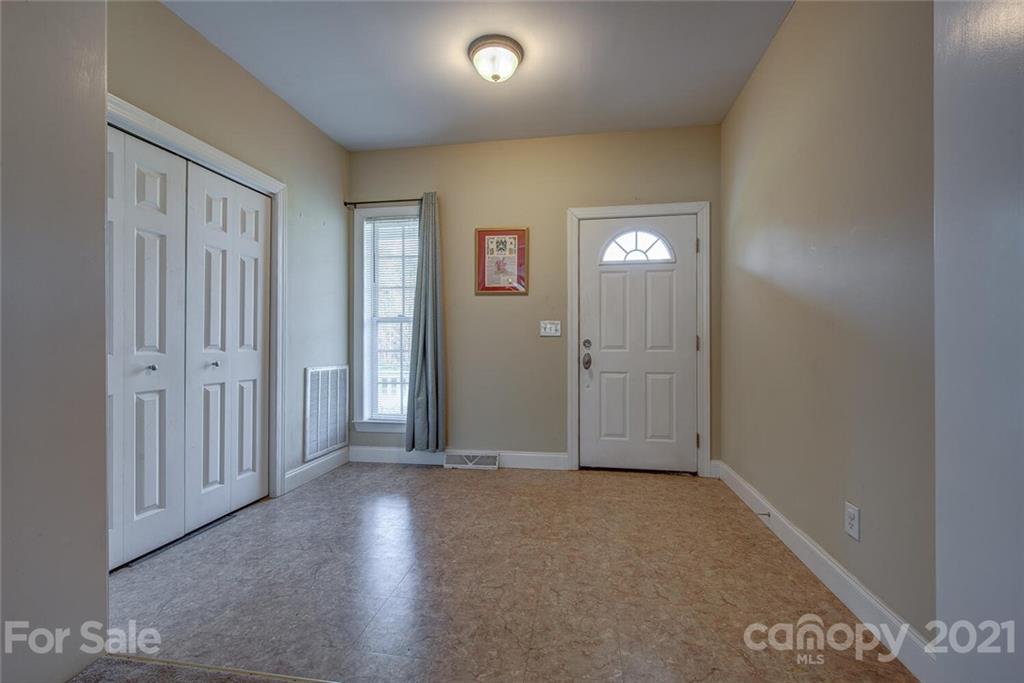 622 Miles Road Dallas, NC 28034 - Photo 7 of 20 Gallery Image 7