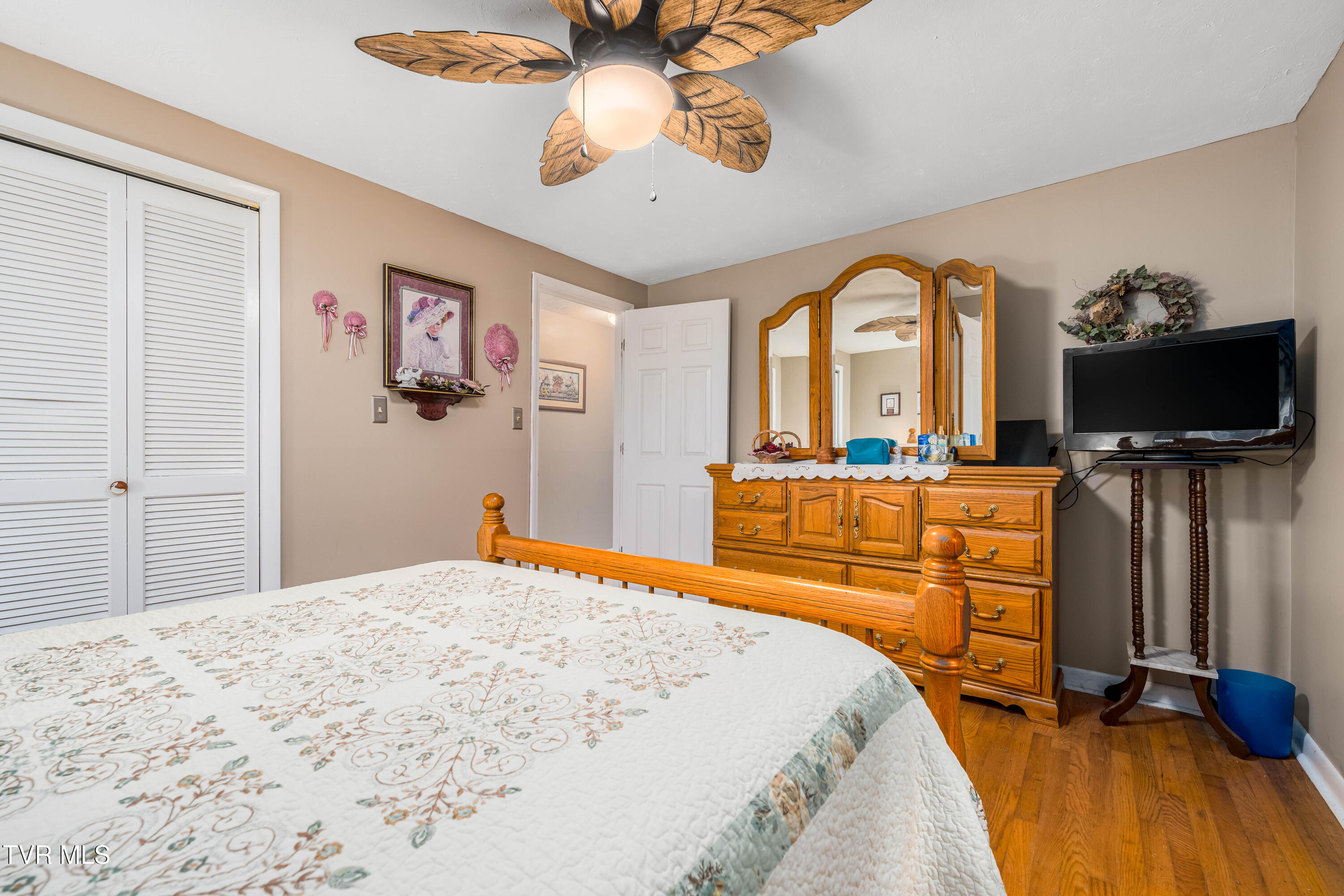 300 Shannon View Road Gray, TN 37615 - Photo 45 of 45 300 Shannon View Rd (47 of 48)