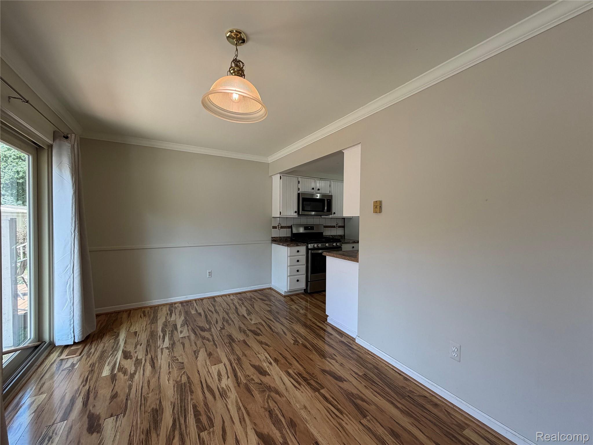 629 Oakbrook West, Unit 18 Rochester, MI 48307 - Photo 13 of 22 IMG_4256.jpeg