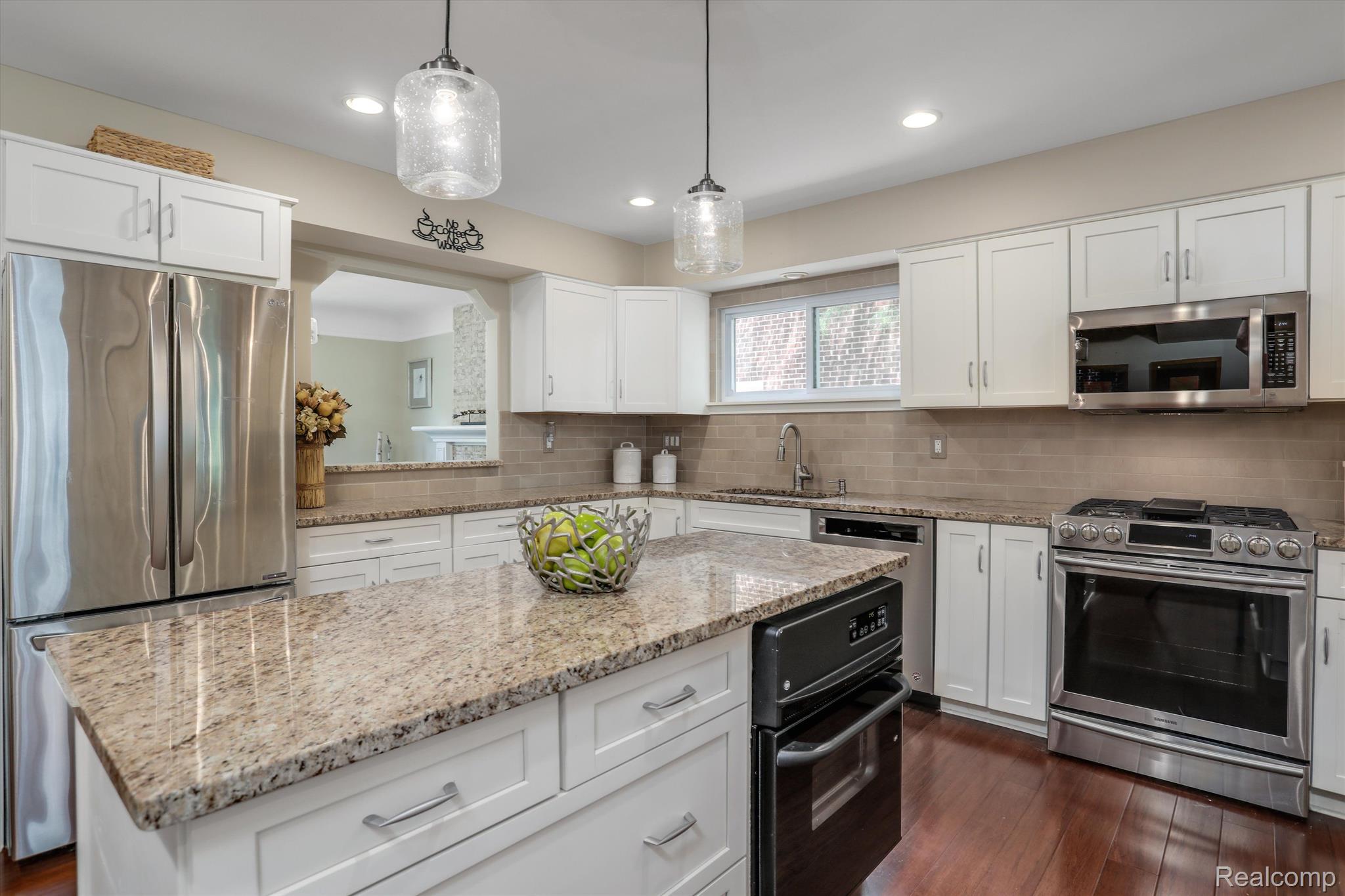 2422 Pembroke Road Birmingham, MI 48009 - Photo 9 of 36 Gallery Image 9