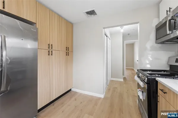 $689,000 | 478 Riverside Terrace, Rutherford, NJ 07070