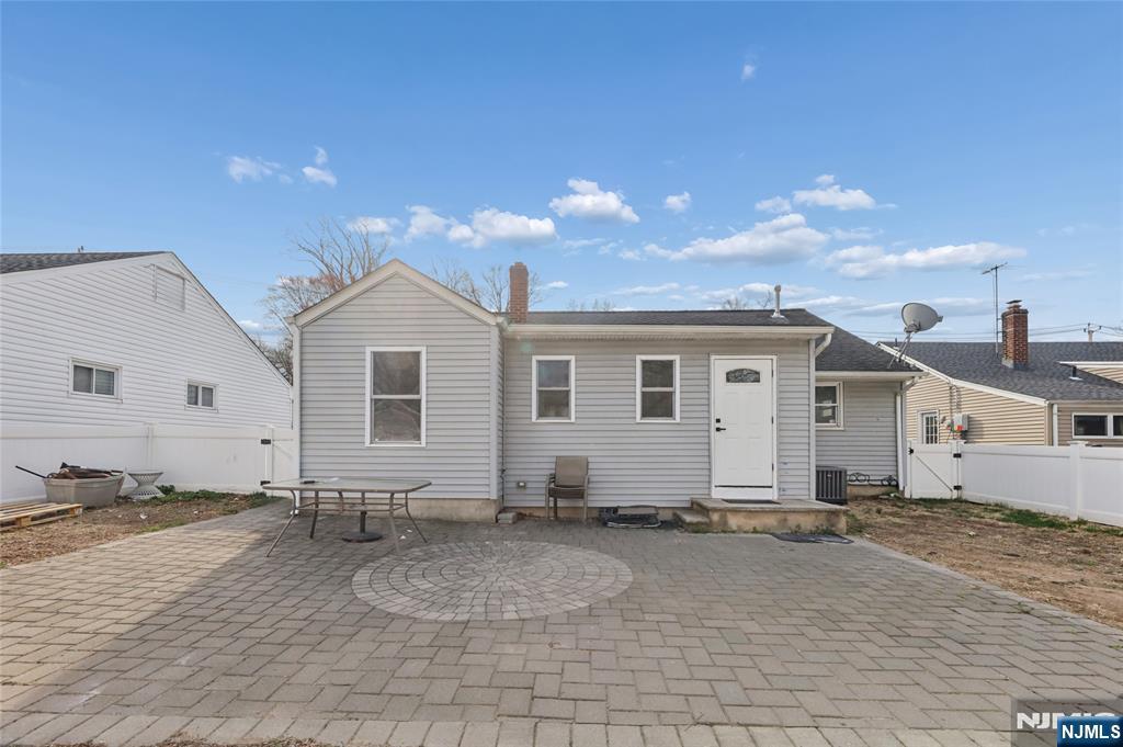 478 Riverside Terrace Rutherford, NJ 07070 - Photo 6 of 36