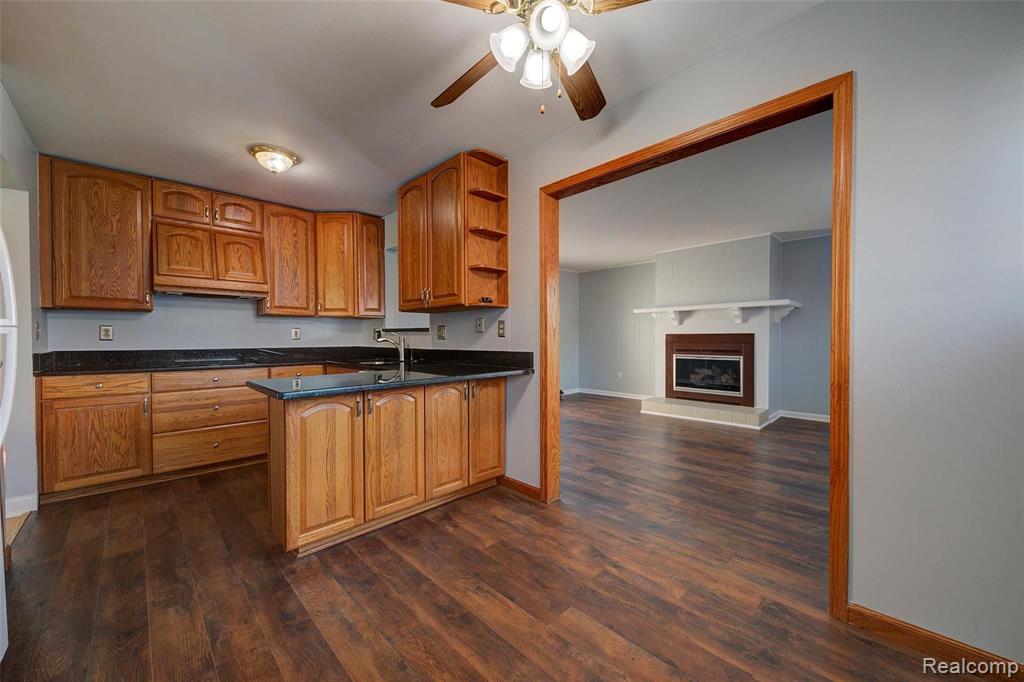 6480 Dillon Road Garden City, MI 48135 - Photo 13 of 45