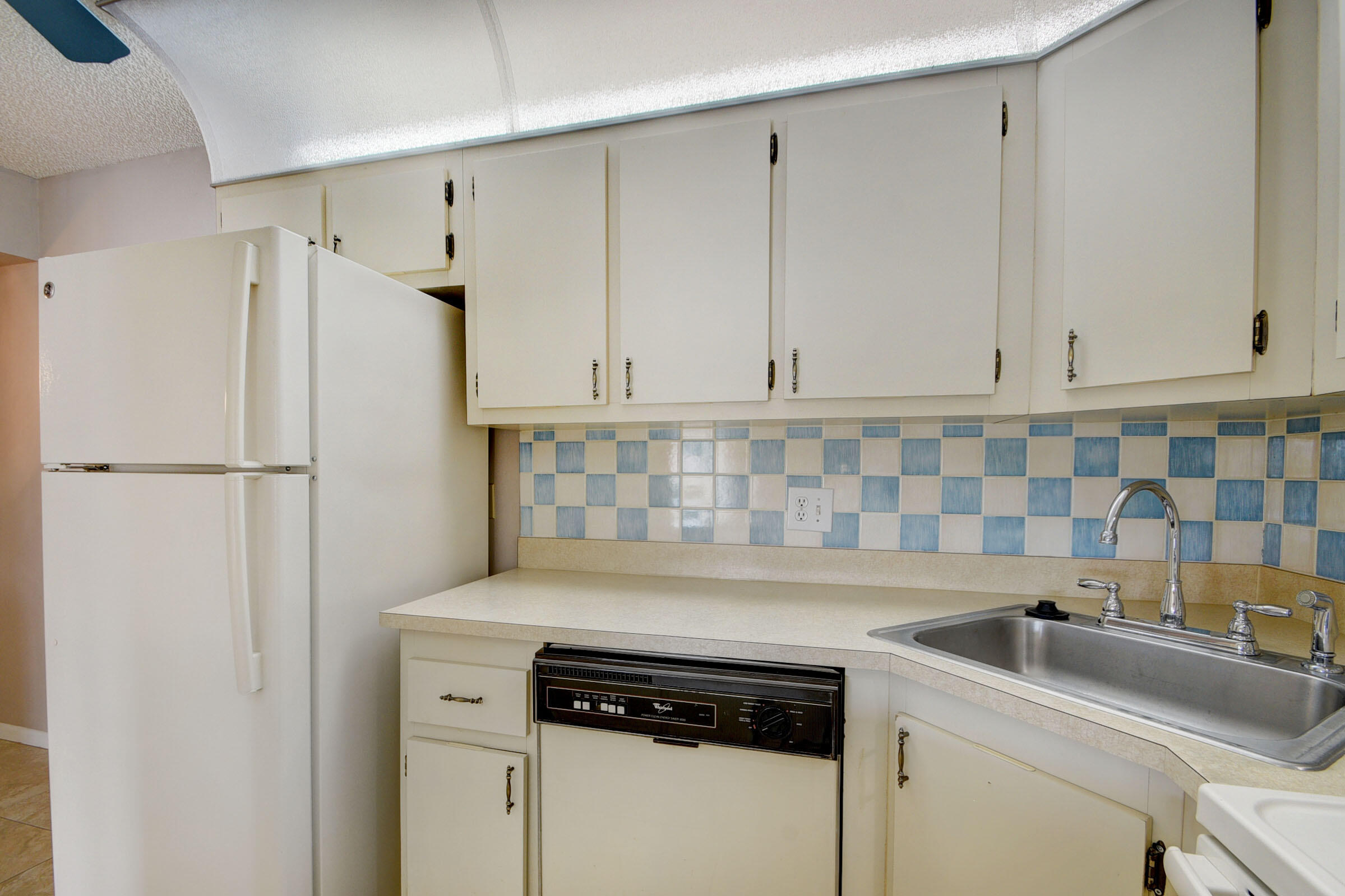 802 Sky Pine Way, Unit C2 Greenacres, FL 33415 - Photo 12 of 28 14_apartment (14)