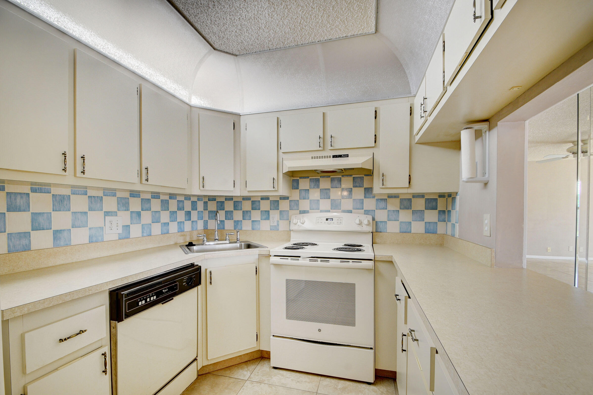 802 Sky Pine Way, Unit C2 Greenacres, FL 33415 - Photo 10 of 28 12_apartment (12)