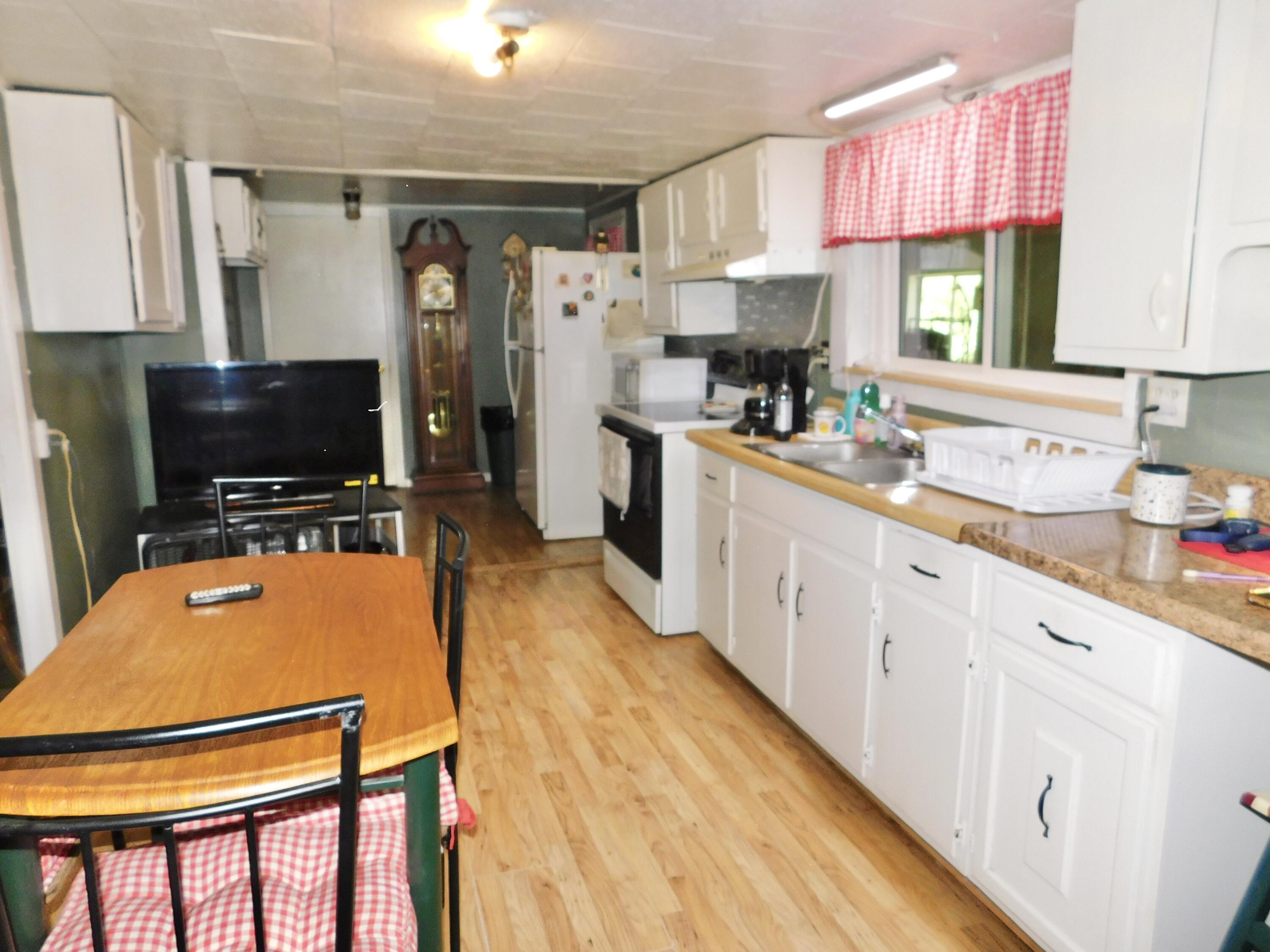 590 Webb Road Irvine, KY 40336 - Photo 15 of 31 3ED46E52-65A8-459E-A153-6800D6E6E912_1_2