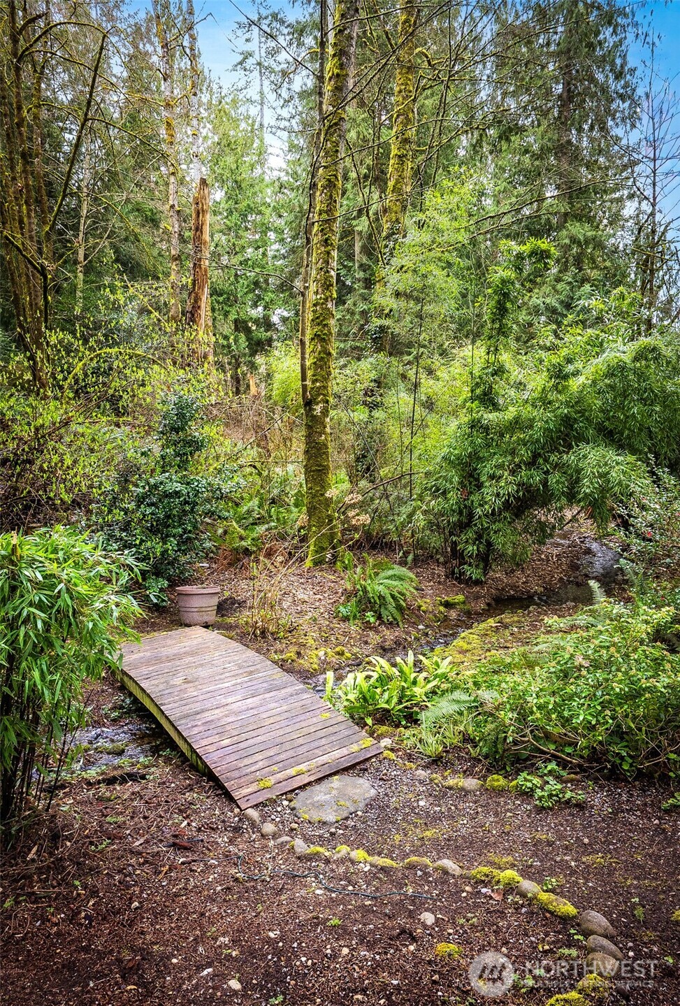 15727 Cascadian Way Bothell, WA 98012 - Photo 31 of 40 a view of a pathway both side of yard