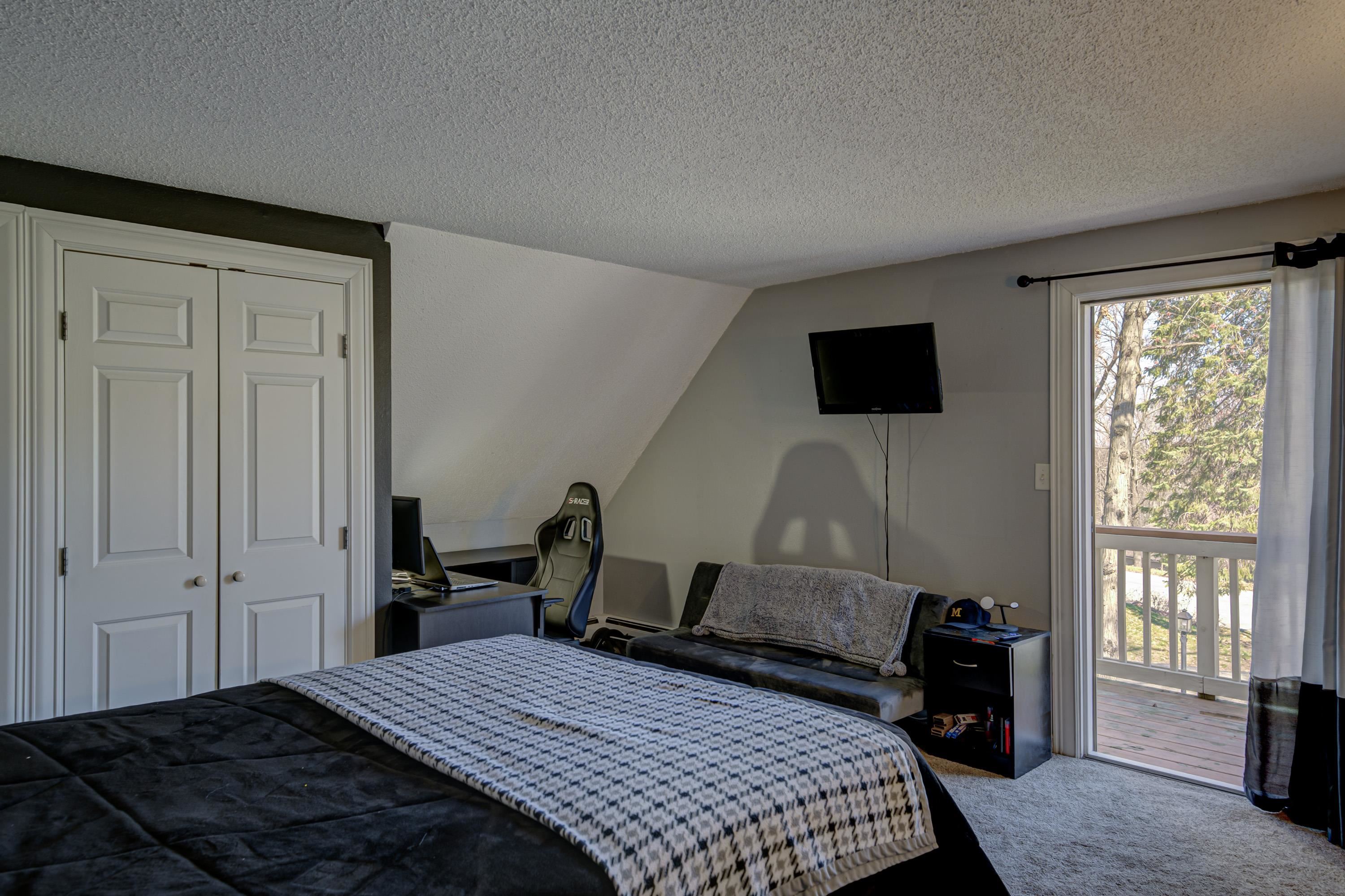 2885 Holiday Pines Road Traverse City, MI 49686 - Photo 23 of 56 1909940-24.JPG