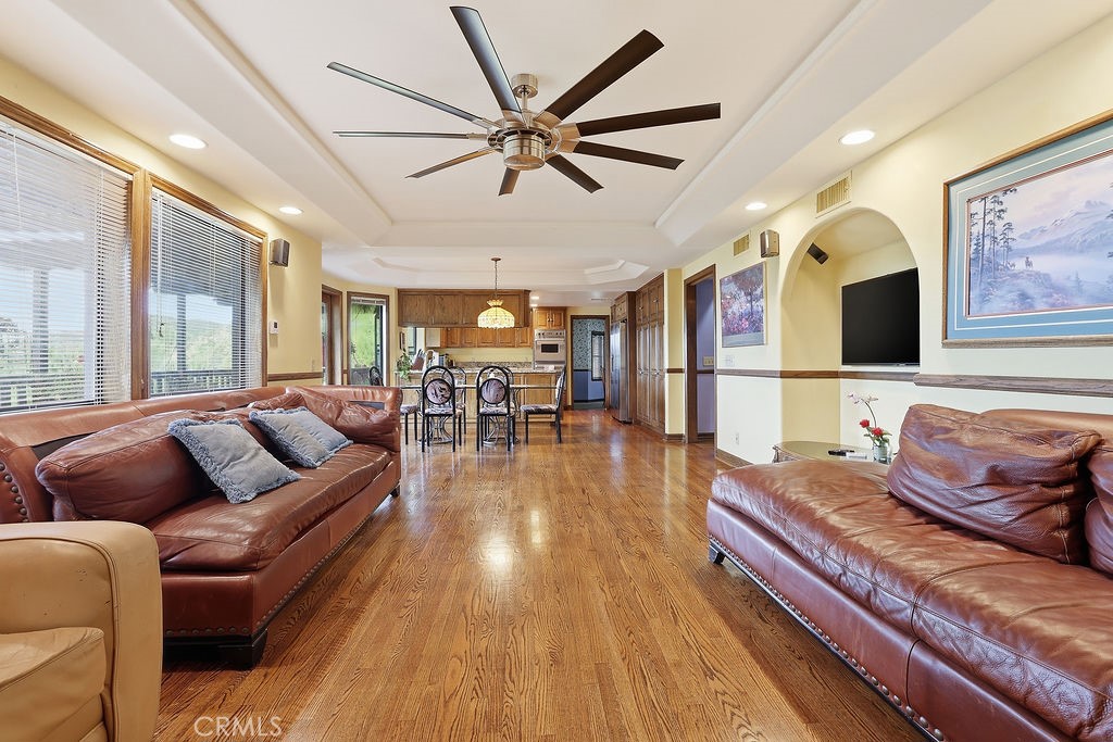 24300 Sylvan Glen Road Calabasas, CA 91302 - Photo 23 of 47