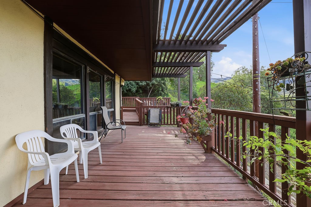 24300 Sylvan Glen Road Calabasas, CA 91302 - Photo 31 of 46