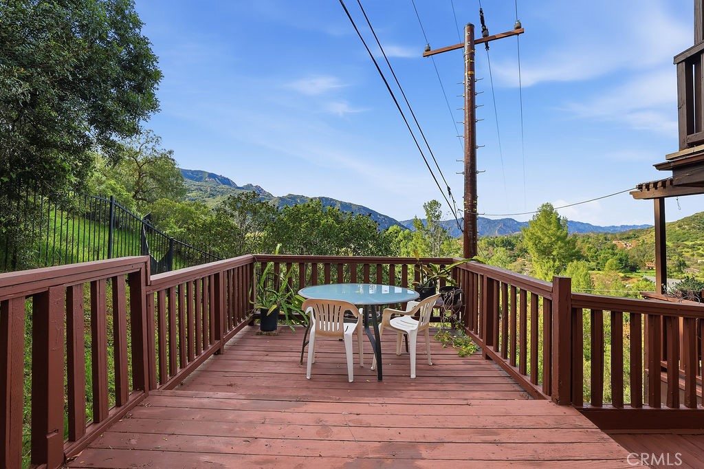 24300 Sylvan Glen Road Calabasas, CA 91302 - Photo 32 of 46