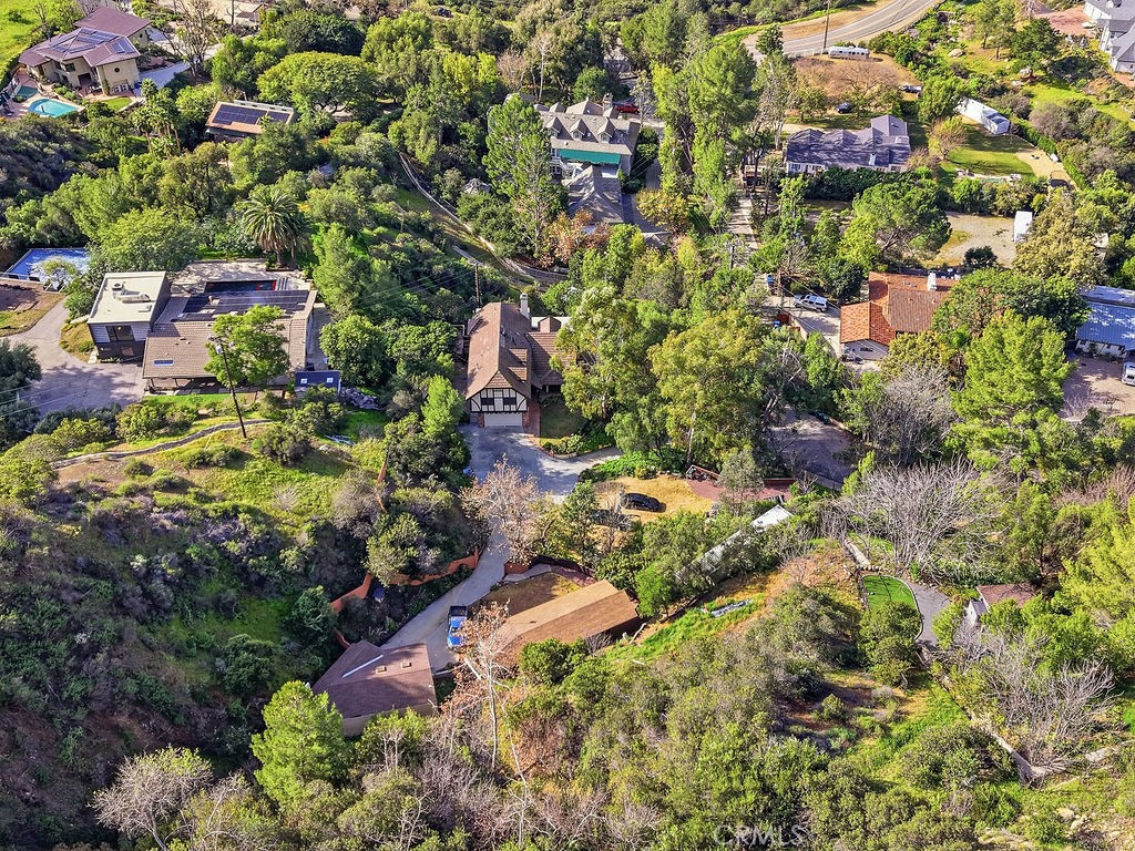 24300 Sylvan Glen Road Calabasas, CA 91302 - Photo 46 of 47