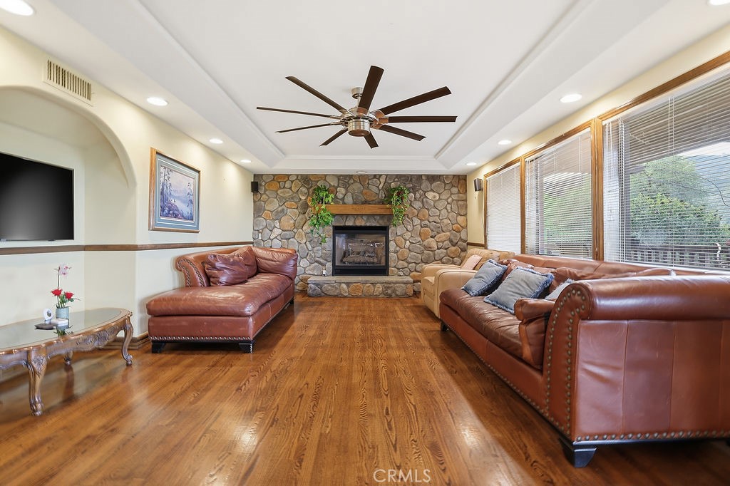 24300 Sylvan Glen Road Calabasas, CA 91302 - Photo 9 of 46