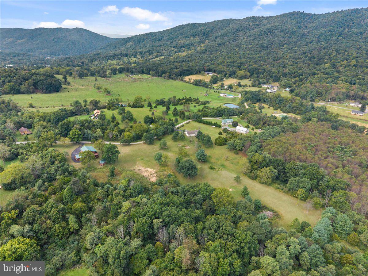 325 Coyote Run Mathias, WV 26812 - Photo 12 of 45 Gallery Image 12