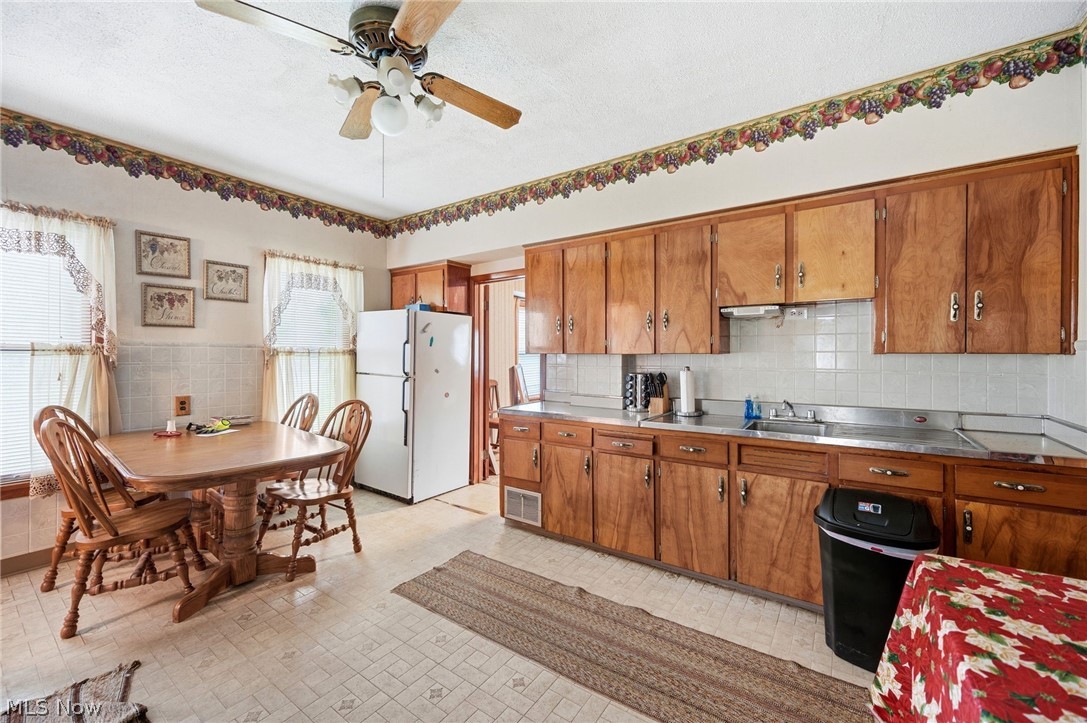 403 Barrett Road Berea, OH 44017 - Photo 8 of 22 Kitchen