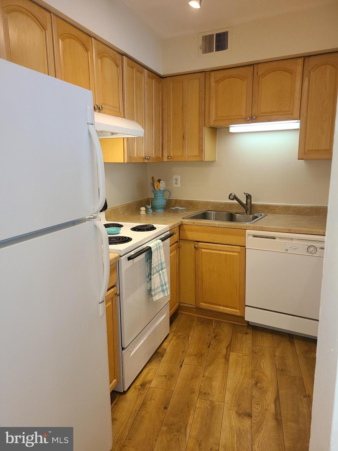 5820 Royal Ridge Drive, Unit L Springfield, VA 22152 - Photo 5 of 24
