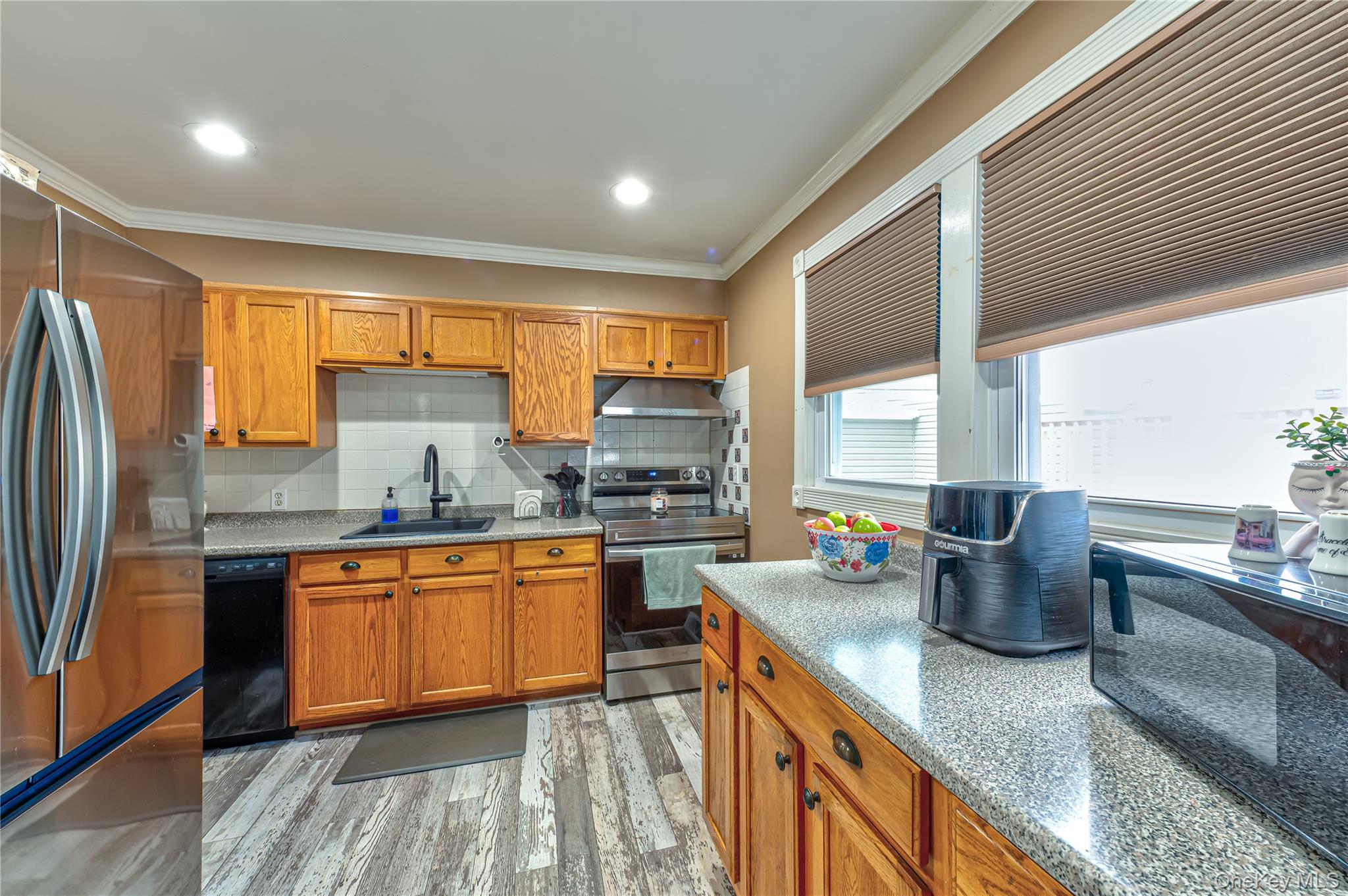 27 Half Mile Road Middle Island, NY 11953 - Photo 10 of 35