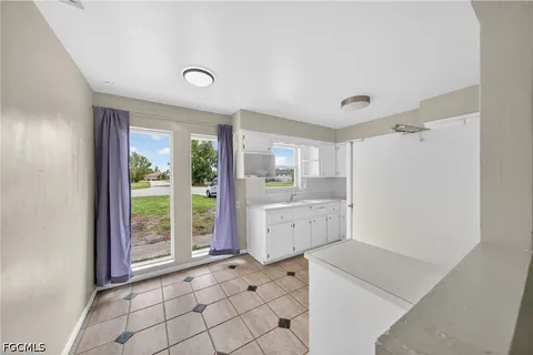 $231,000 | 1129 Southeast 18th Terrace, Cape Coral, FL 33990