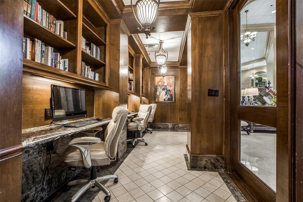 3525 Sage Road, Unit 318 Houston, TX 77056 - Photo 8 of 46