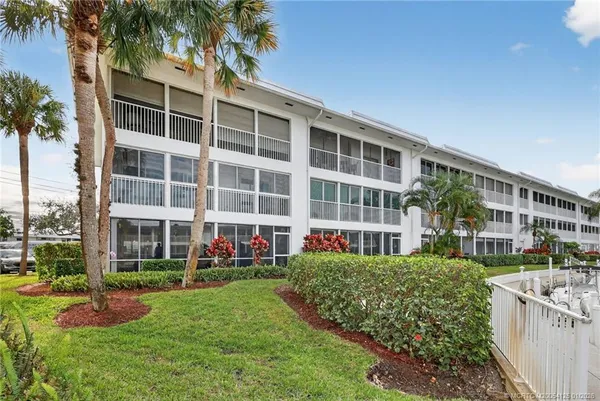 $309,900 | 1866 Southwest Palm City Road, Unit 107, Stuart, FL 34994