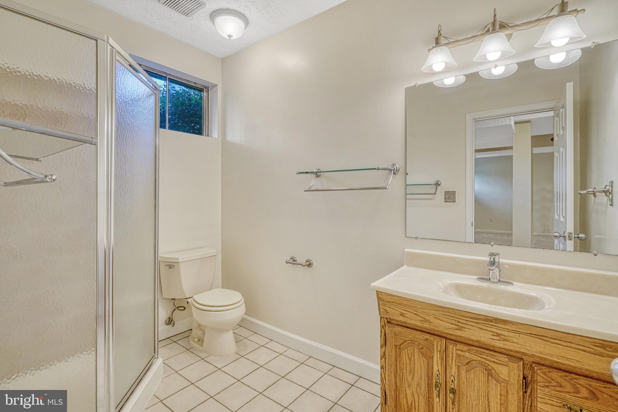 5503 Ashleigh Road Fairfax, VA 22030 - Photo 33 of 38 LOWER LEVEL FULL BATH