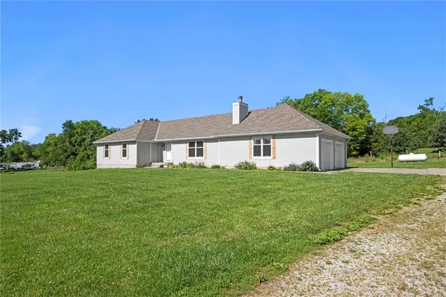 $795,000 | 23404 Waverly Road, Spring Hill, KS 66083