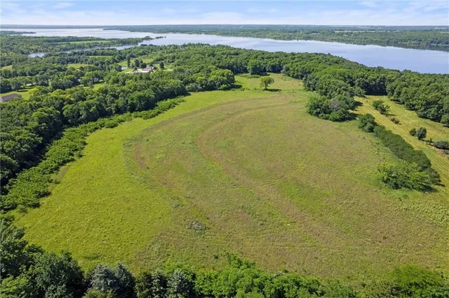 $795,000 | 23404 Waverly Road, Spring Hill, KS 66083