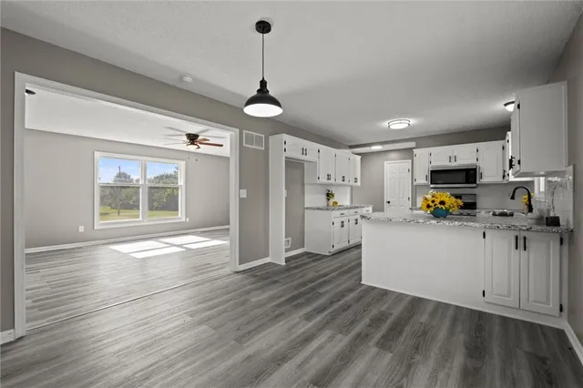 $795,000 | 23404 Waverly Road, Spring Hill, KS 66083