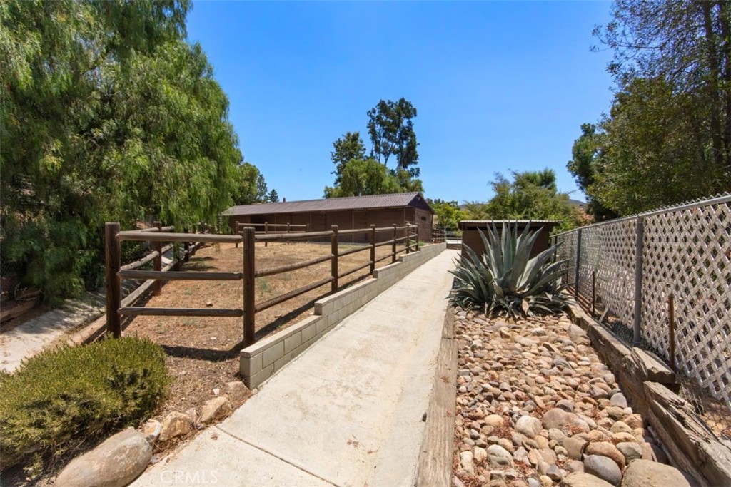 175 Wrangler Road Simi Valley, CA 93065 - Photo 32 of 52 a view of outdoor space with seating space