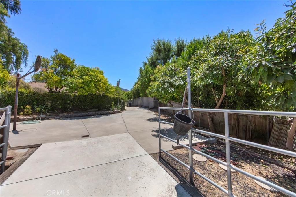 175 Wrangler Road Simi Valley, CA 93065 - Photo 33 of 52 a view of outdoor space with seating