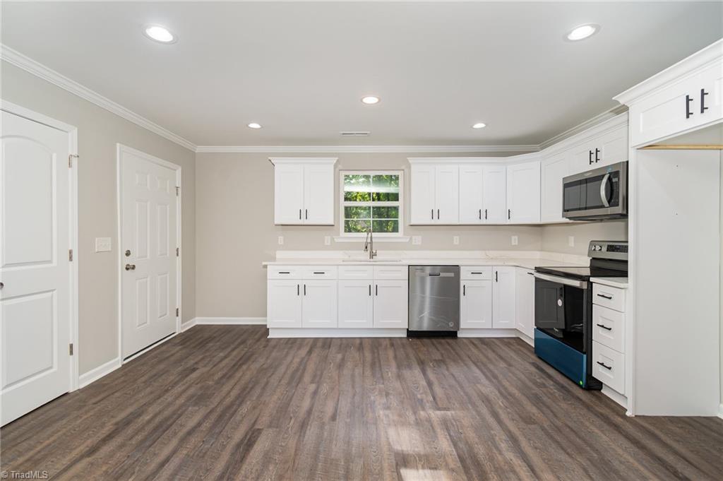 911 Carter Street High Point, NC 27260 - Photo 11 of 29 Gallery Image 11