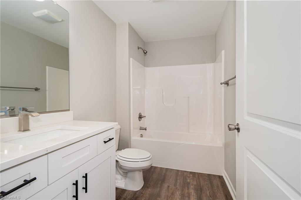 911 Carter Street High Point, NC 27260 - Photo 13 of 29 Guest Bathroom