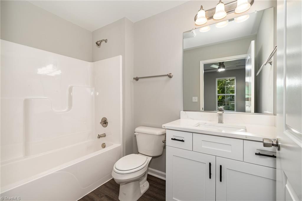 911 Carter Street High Point, NC 27260 - Photo 16 of 29 Primary Bedroom Bathroom